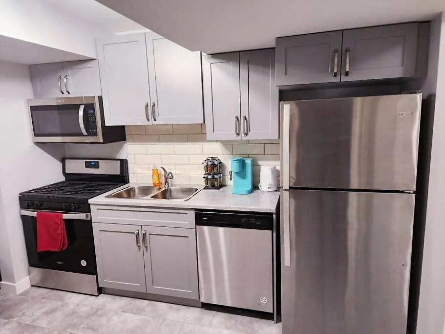 Deluxe 2 Bedroom Suite With*Netflix/Cable/Prime Edmonton 0*,  Canada